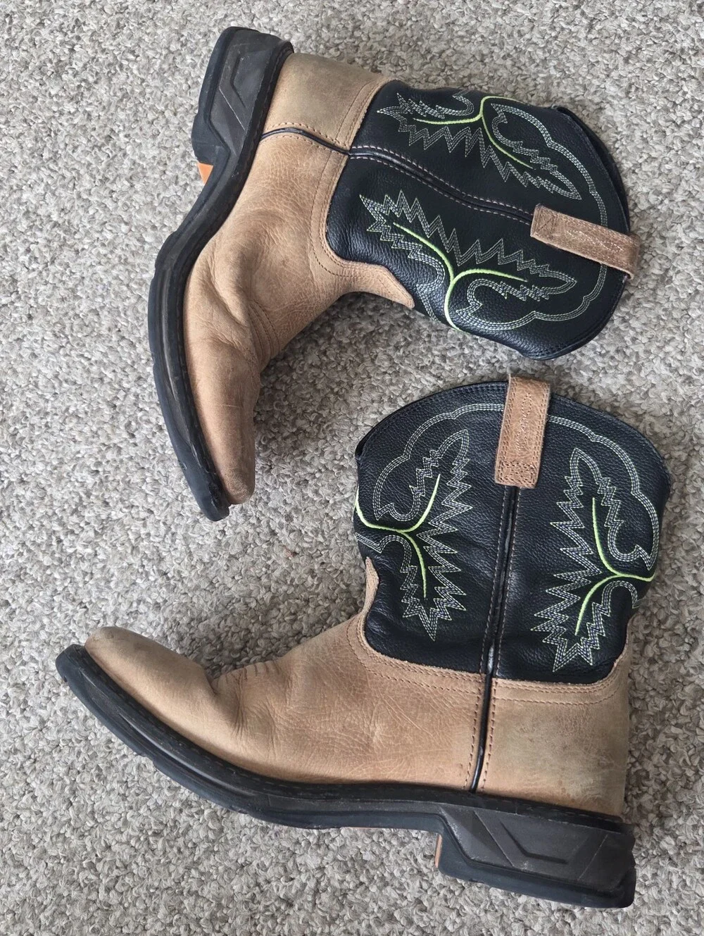ARIAT Kids Workhog Pull On Boot Boys Size 6 Square Toe Neon Green Stitching